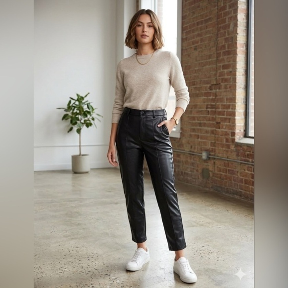 BCBGeneration Women's Small Faux Leather Coated Straight Leg Crop Pants Black S